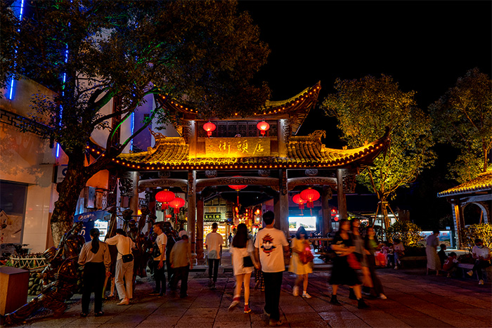 商業(yè)街區(qū)做亮化工程真能提升夜間經(jīng)濟(jì)嗎？