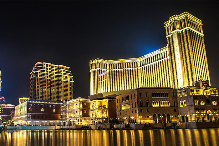 旅游季爆火，酒店外墻亮化怎么做才能吸引游客入??？