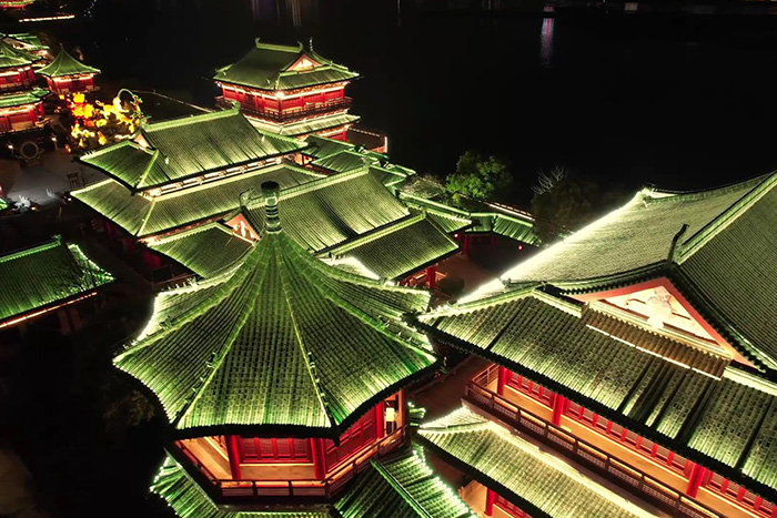 天黑景區(qū)變“空城”？亮化工程讓夜晚秒變“活力街區(qū)”！