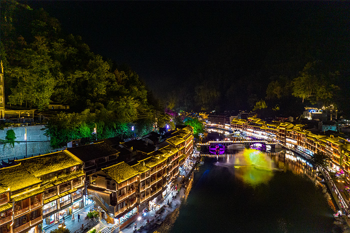 專業(yè)設計師揭秘：夜幕下的文旅燈光亮化是怎樣煉成的？